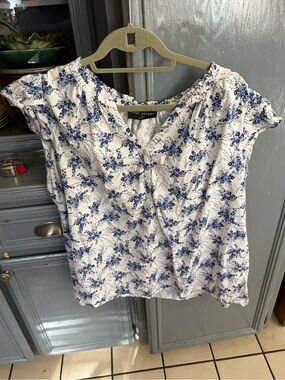 Lane Bryant White Floral V-Neck Short Sleeve Blouse